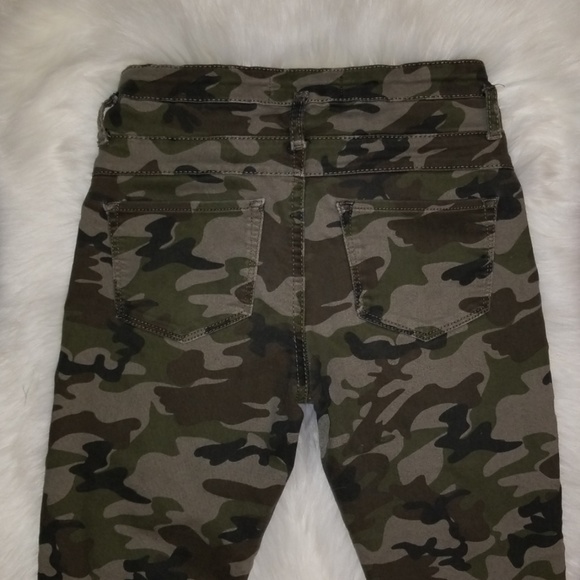 ***Camo Skinny Leg Jeans, Size 7 - Picture 5 of 5